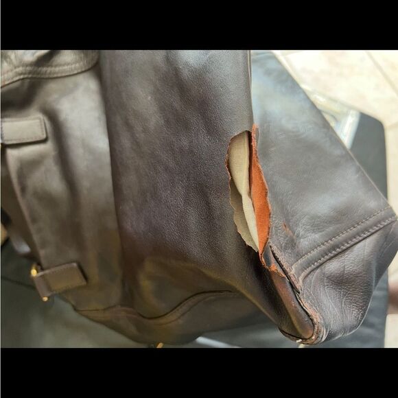 YSL handbag  SAINT LAURENT purse DOWNTOWN shoulder bag PATENT LEATHer TOTE - Picture 8 of 10